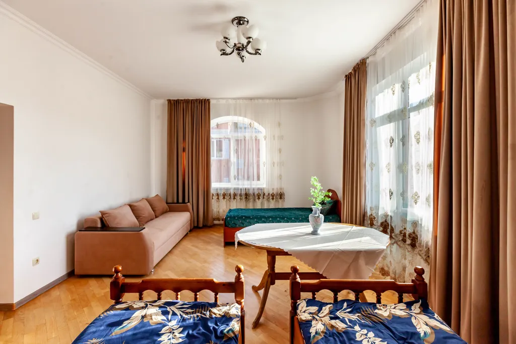 Уютный дом в центре города