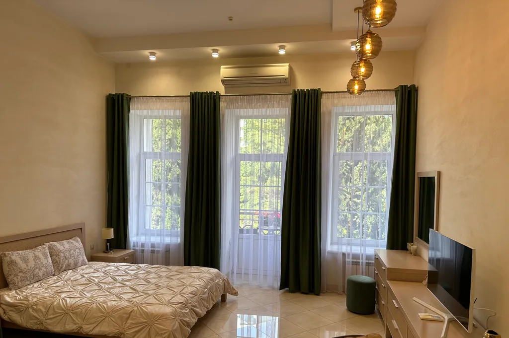 Квартира Апартаменты Делюкс Модерн с балконом на набережной — аренда посуточно в Ялта