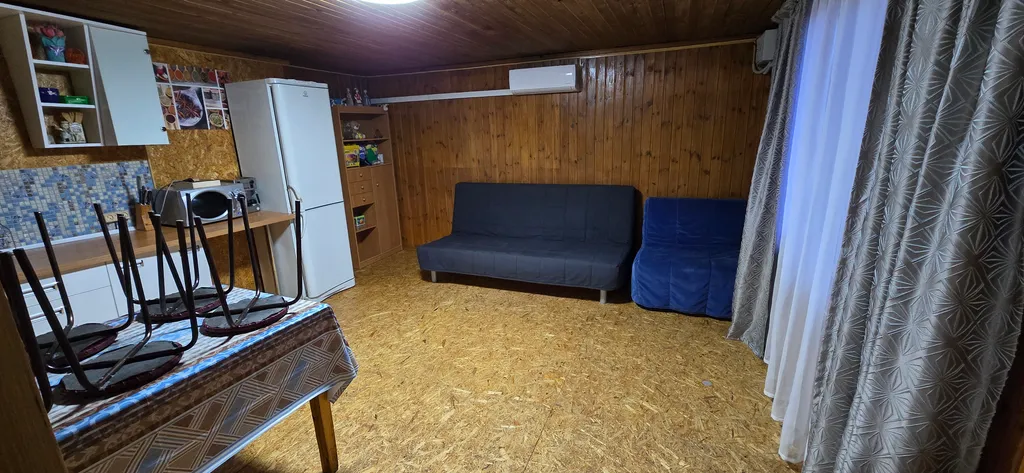 Уютные домики на берегу озера