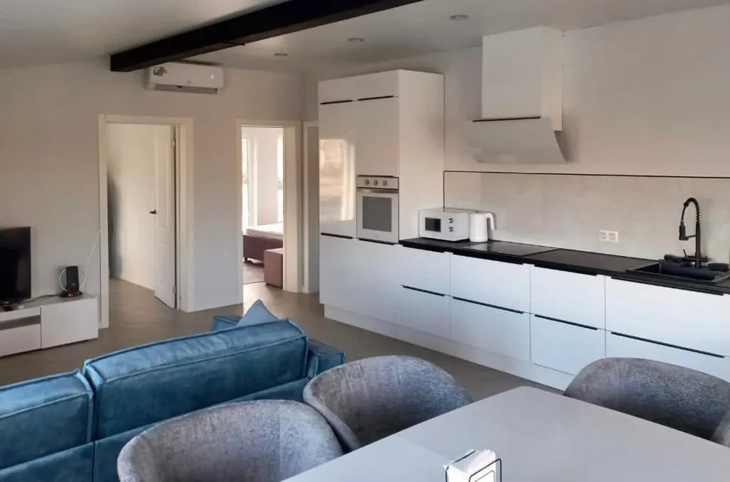 Дом на берегу водохранилища