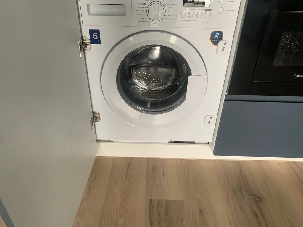 Элитная квартира с панорамным окнами витражами с видом на море