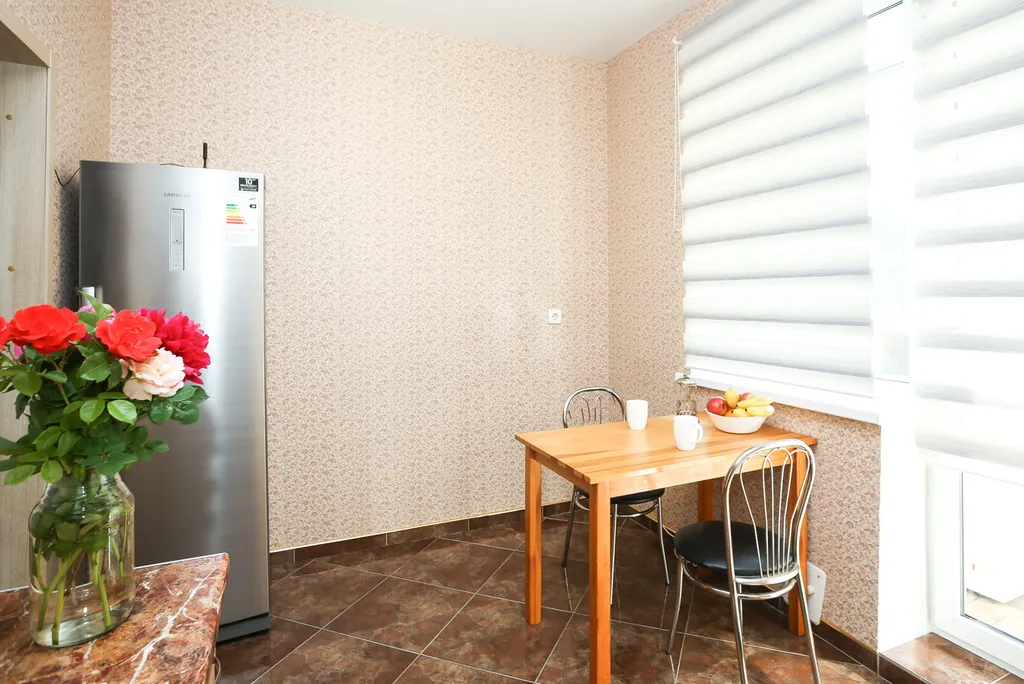 Светлая двухкомнатная квартира в тихом зелёном районе