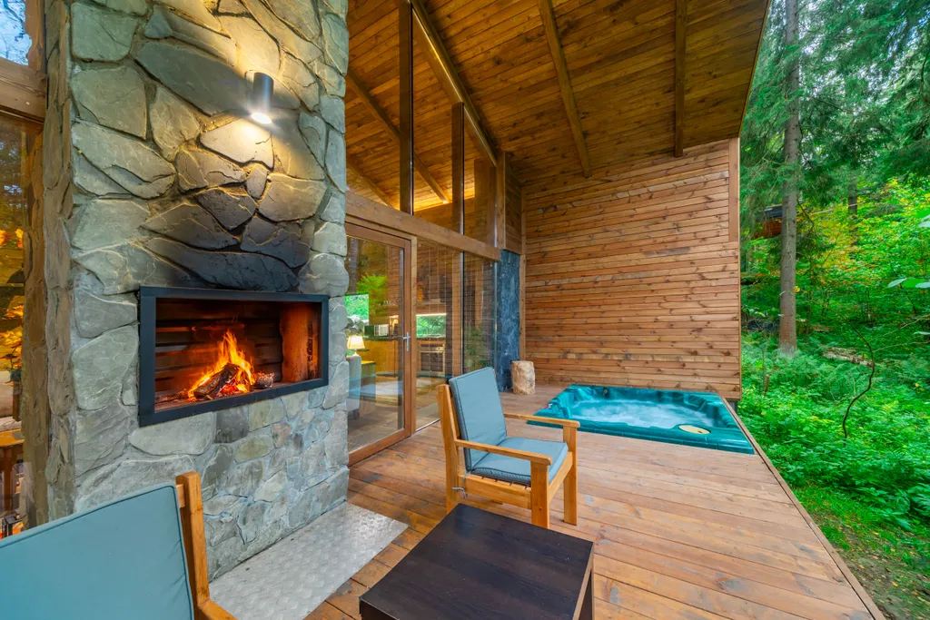 Коттедж Сказочный Шале с камином и джакузи в живописном лесу — Шадрино