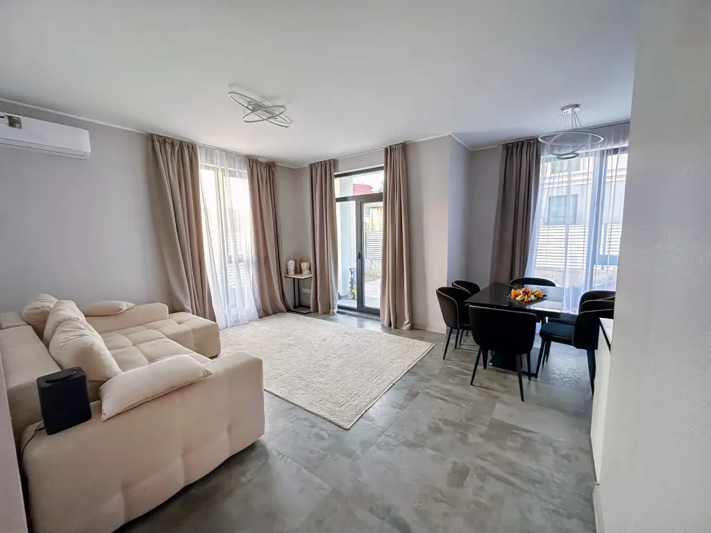 Уютный дом на море