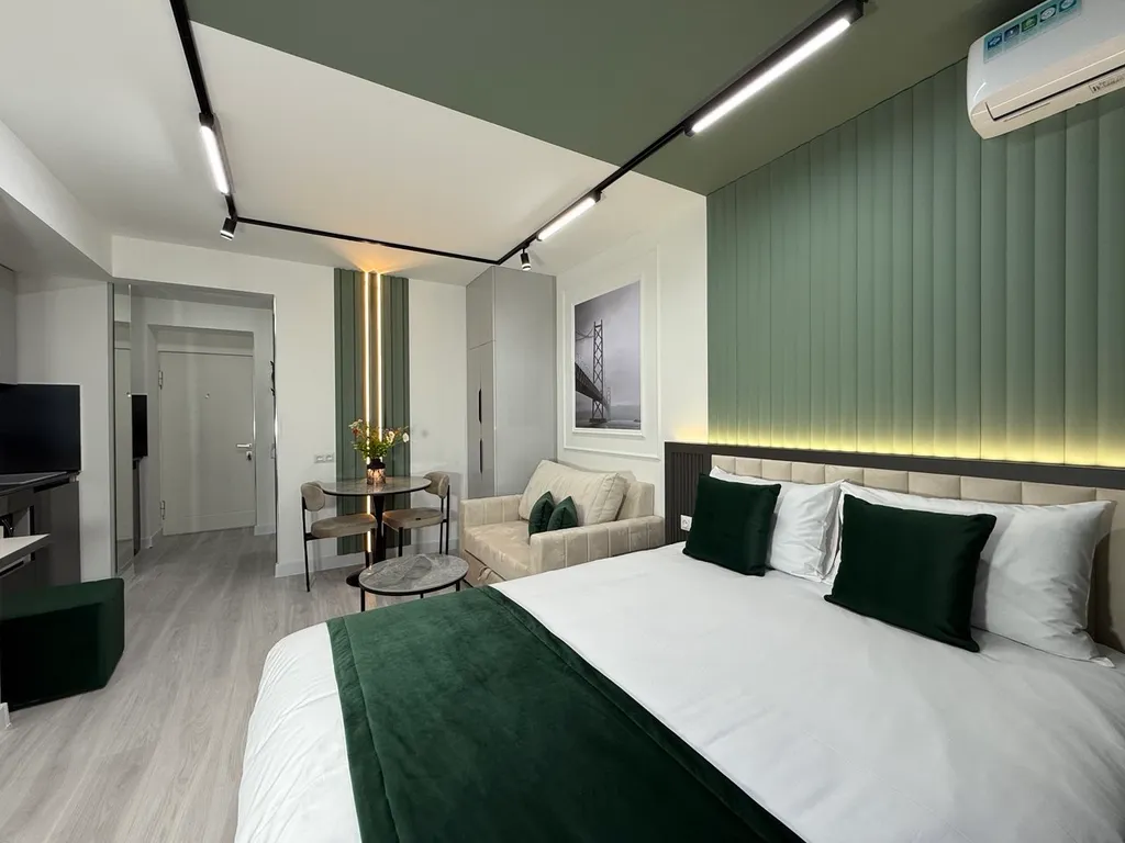 Stylish studio next to Malibu park, Historic city center