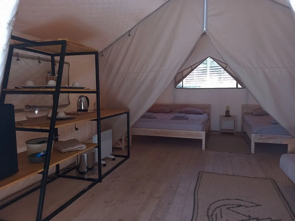 Тент-хаус для 5 гостей  с гриль-беседкой