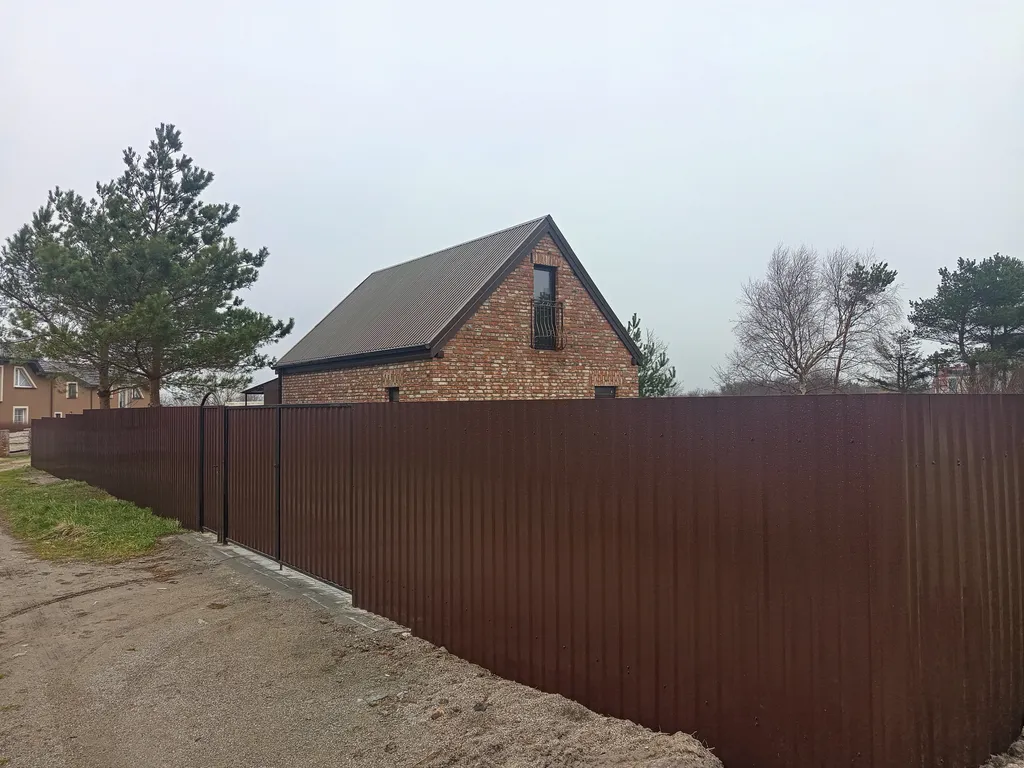 Живописный дом на побережье Балтийского моря