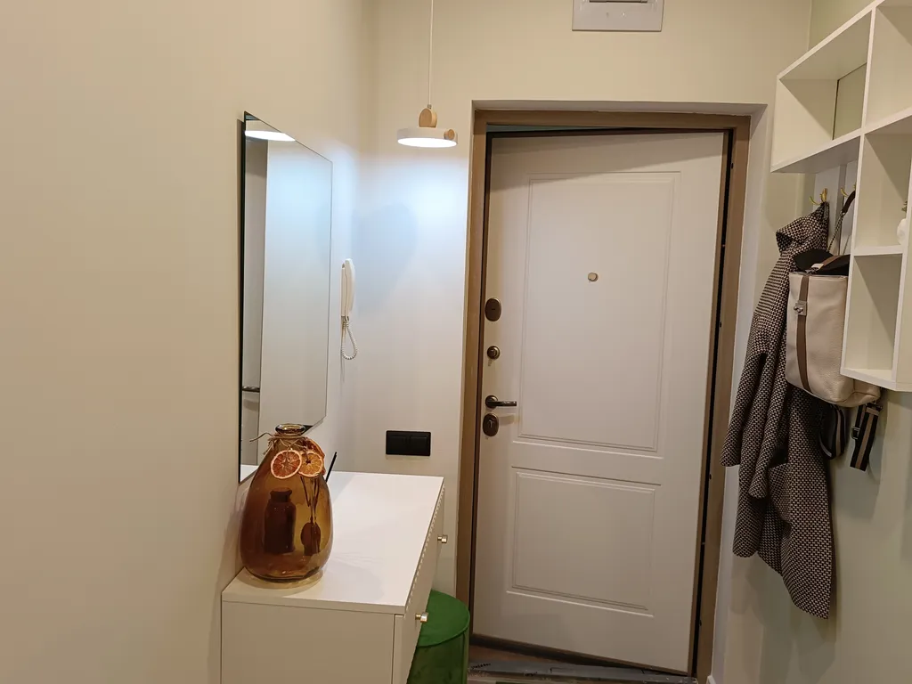 Стильная студия в доме комфорт класса с шикарным видом