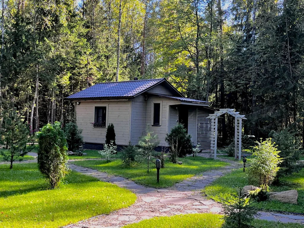 Коттедж Уютный домик на озере Волго на Селигере в сосновом бору — Турбаза Чайка