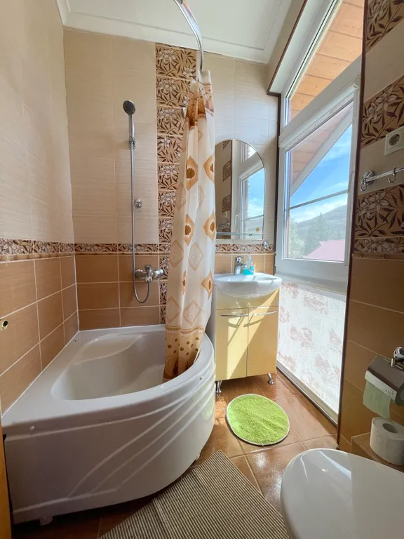 Коттедж в центре Красной Поляны с видом на горы