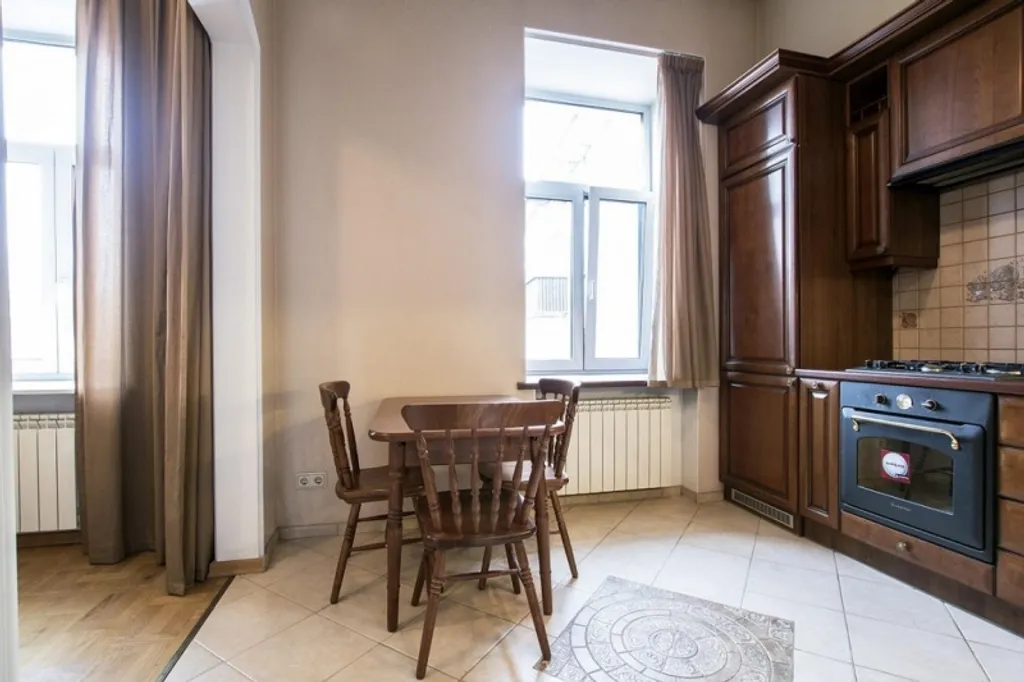 Avrora 3br apartment