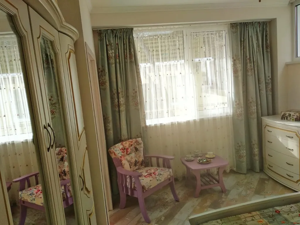 Люкс с видом на море и отдельной спальней 302