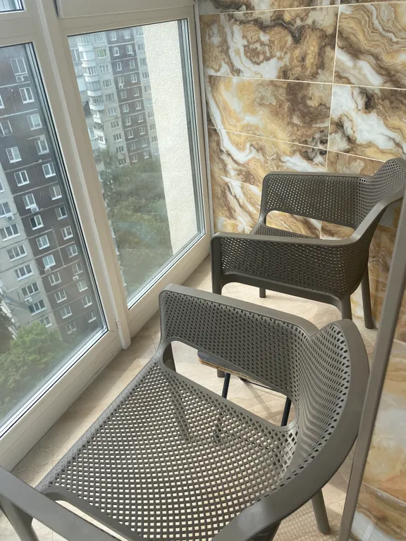 Двухкомнатные апартаменты в новостройке с витражным балконом