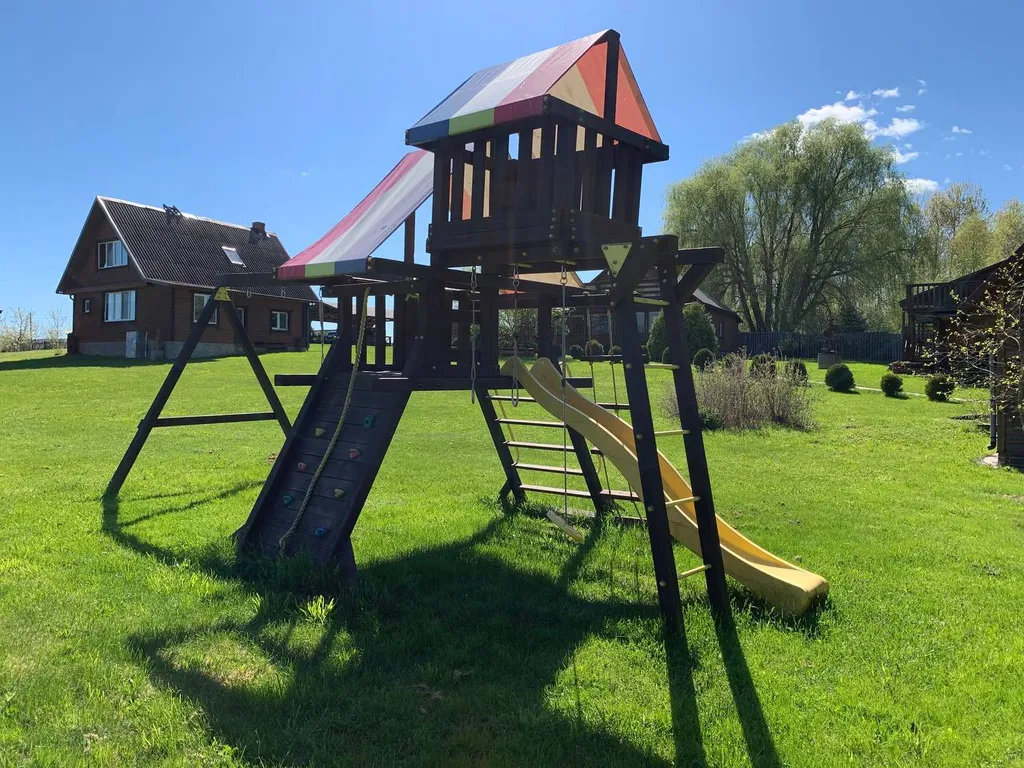 Коттедж на берегу озера