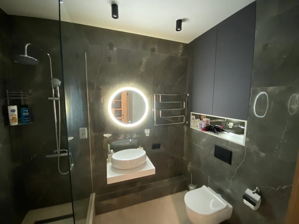 Современная 2-х комнатная квартира возле Планеты