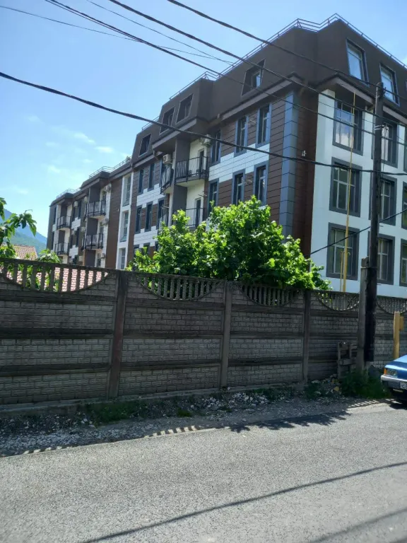 Студия с видом на горы