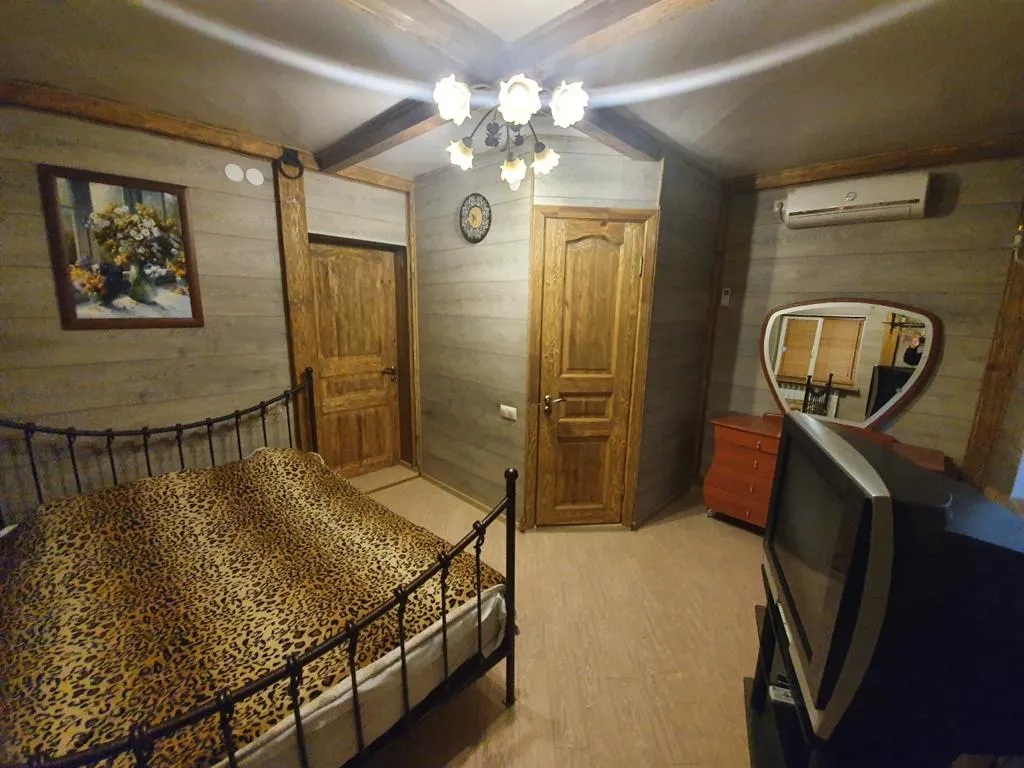 Часть дома из 3-комнат, с отдельным входом в центре курортной зоны