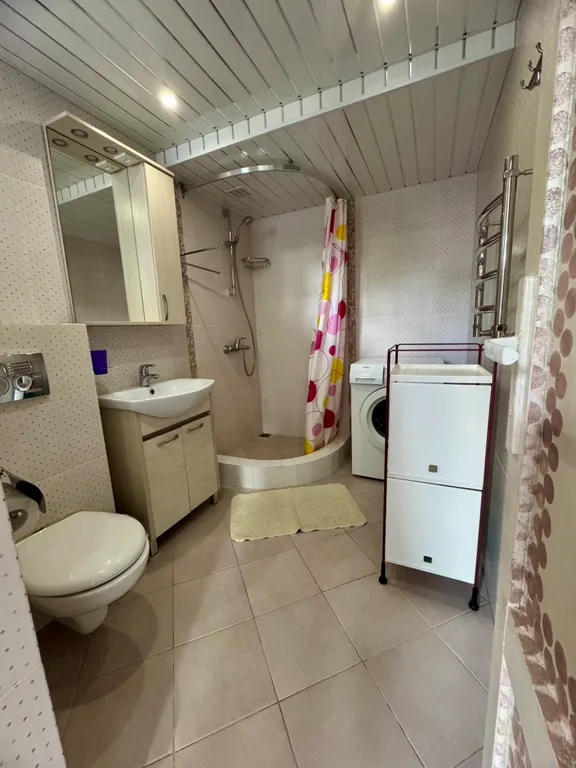 Дом с бассейном на море