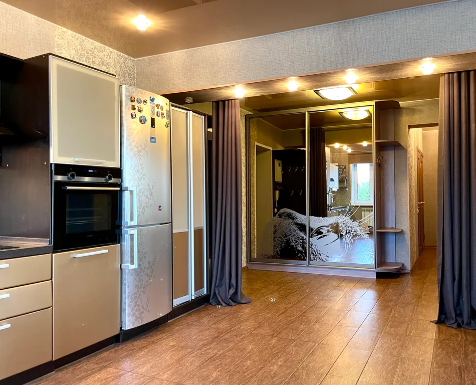 Видовые трёхкомнатные апартаменты на Набережной