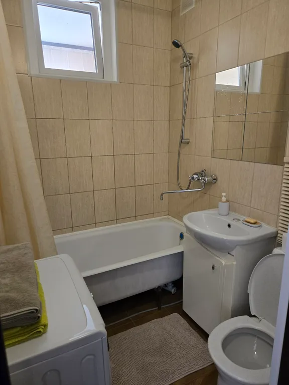 Теплая, солнечная квартира в центре города