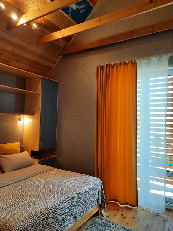 Дом с минибассейном