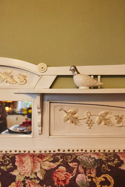 Уютный светлый дом в окружении природы