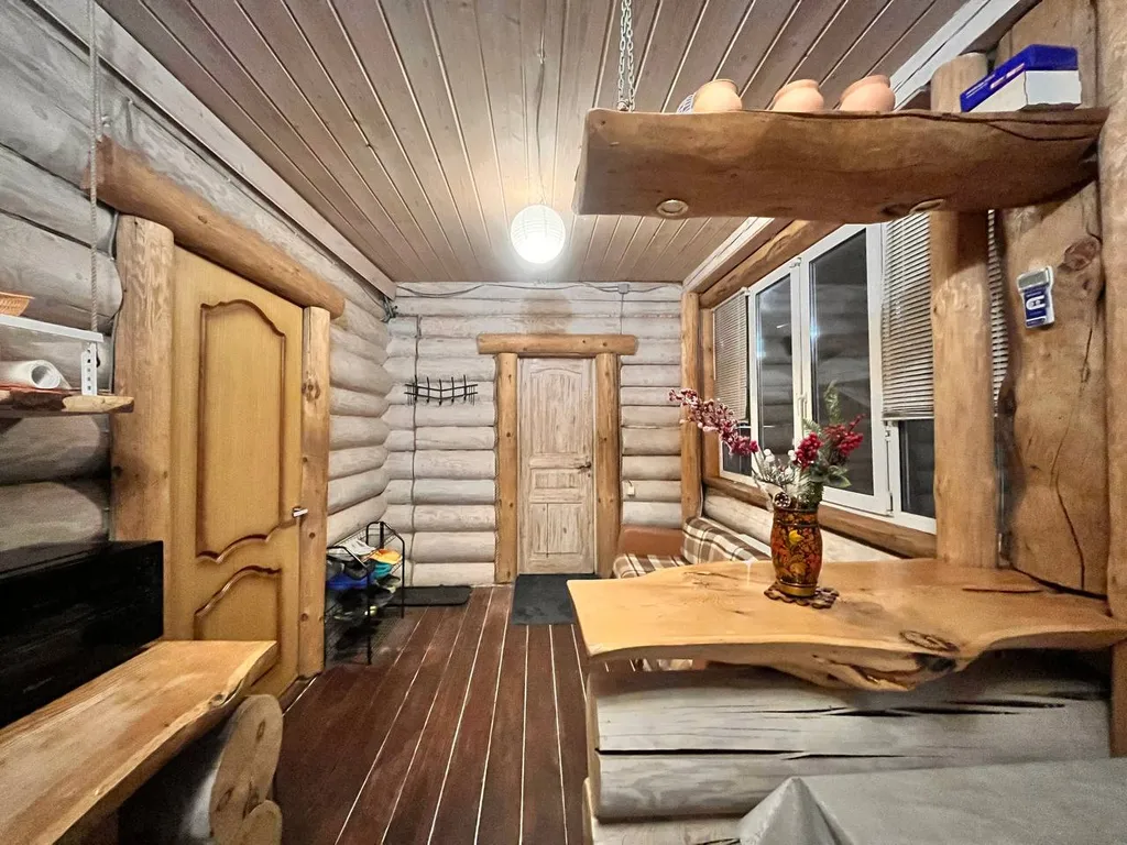 Дом рядом с карьерами