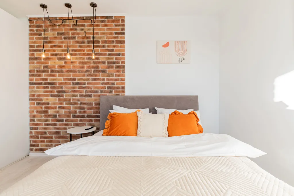 Светлая студия в центре