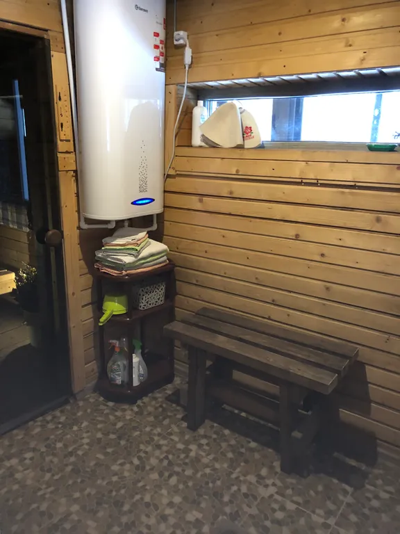 Уединенное место для отдыха у озера