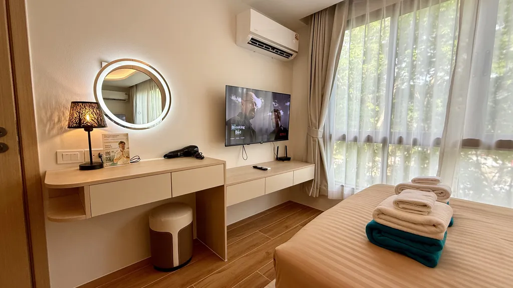 Чудесная квартира около пляжа Камала с бассейном, спортзалом и шатлом