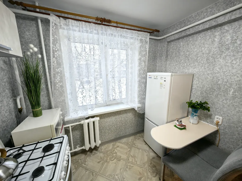 Отличное расположение: 1-к кв на Дзержинского, рядом с "Звездочкой"