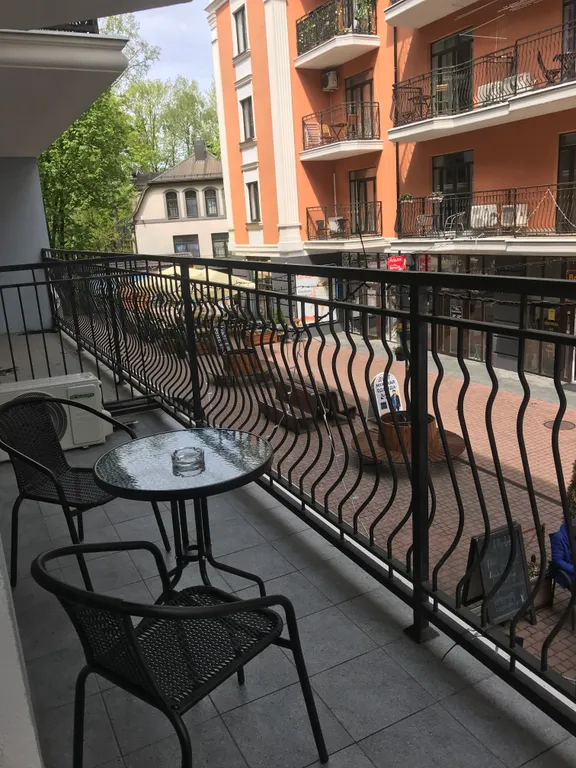 Апартамент с отдельной спальней в центре города