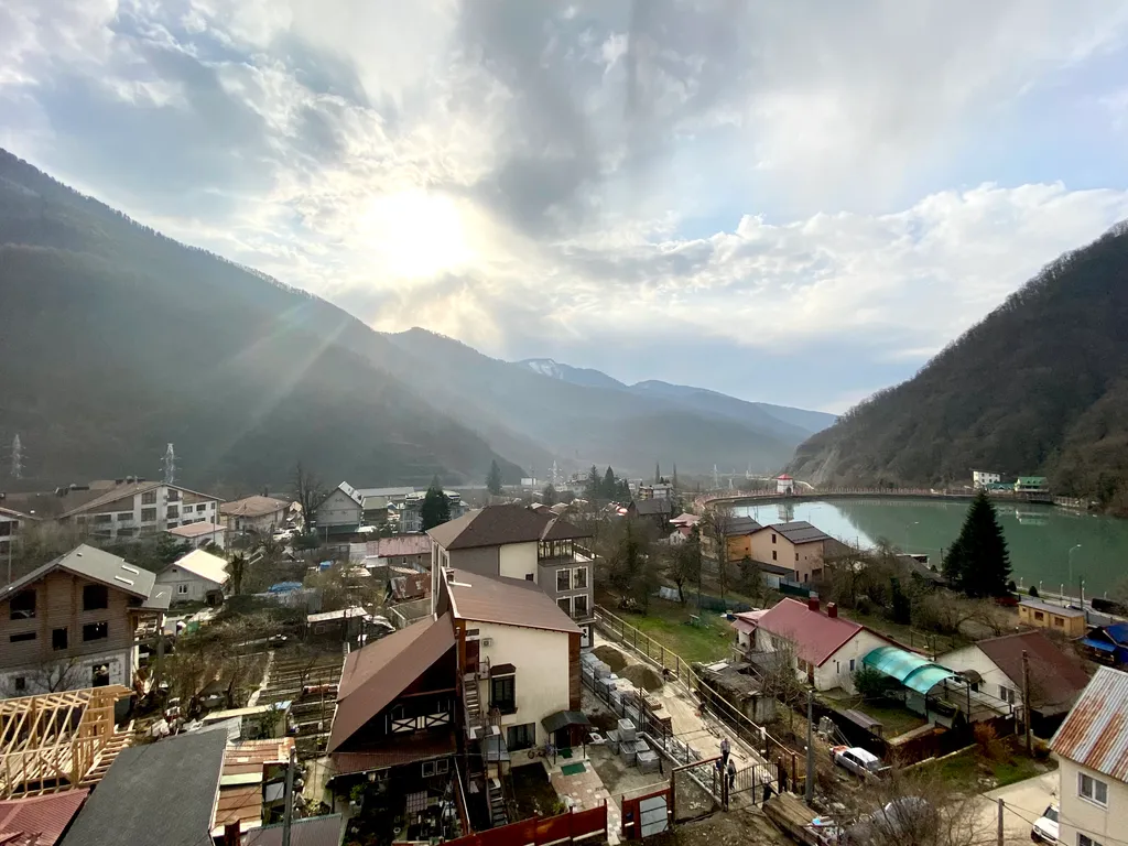 Чудесная квартира с видом на озеро и горы