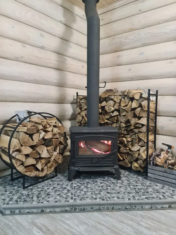 Дом с прудом