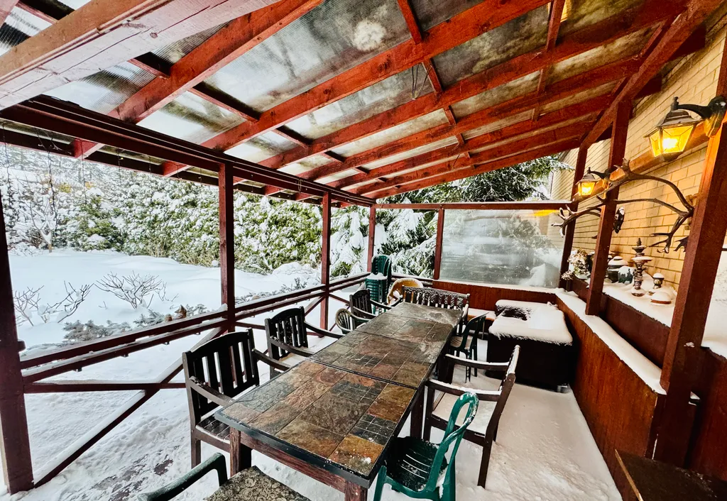 Уютный дом с тёплым бассейном и без подводных камней