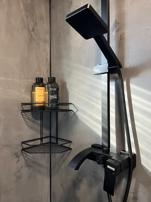 Дом у скалы