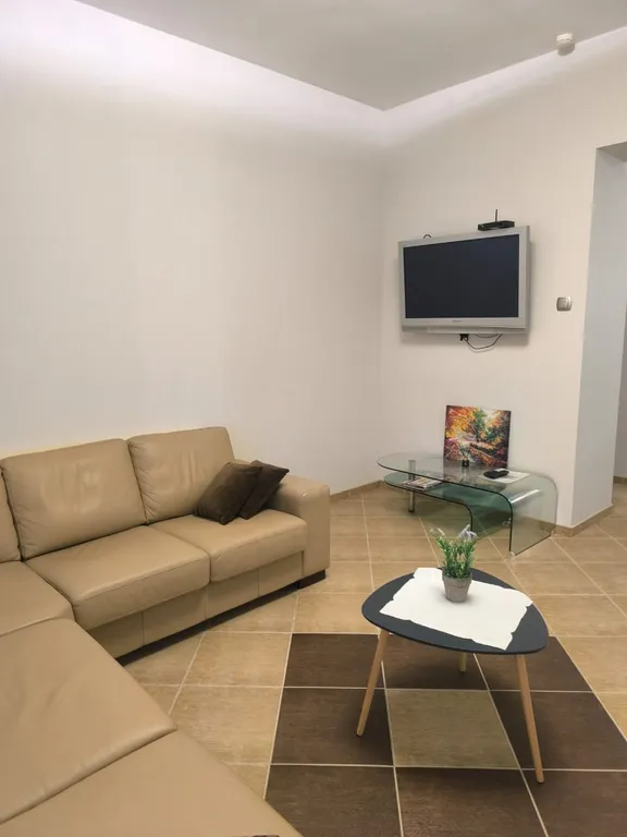 Просторная двухкомнатная квартира в курортном городе