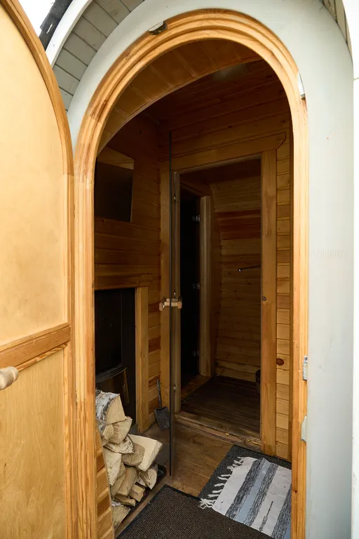 Дом с баней в 4 километрах от Санкт-Петербурга