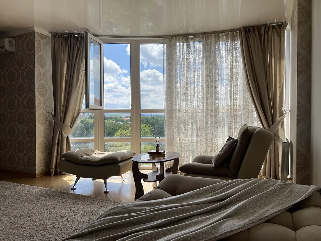 Уютная квартира возле курортной зоны, панорамные виды, камин