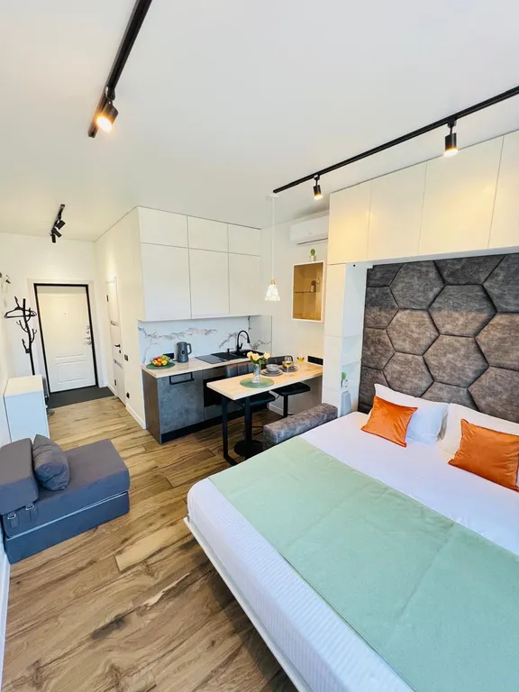 Студия трехместная с бассейном