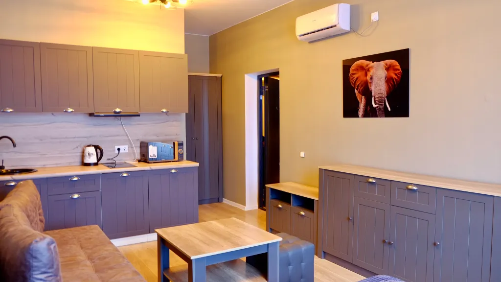 Студия у метро