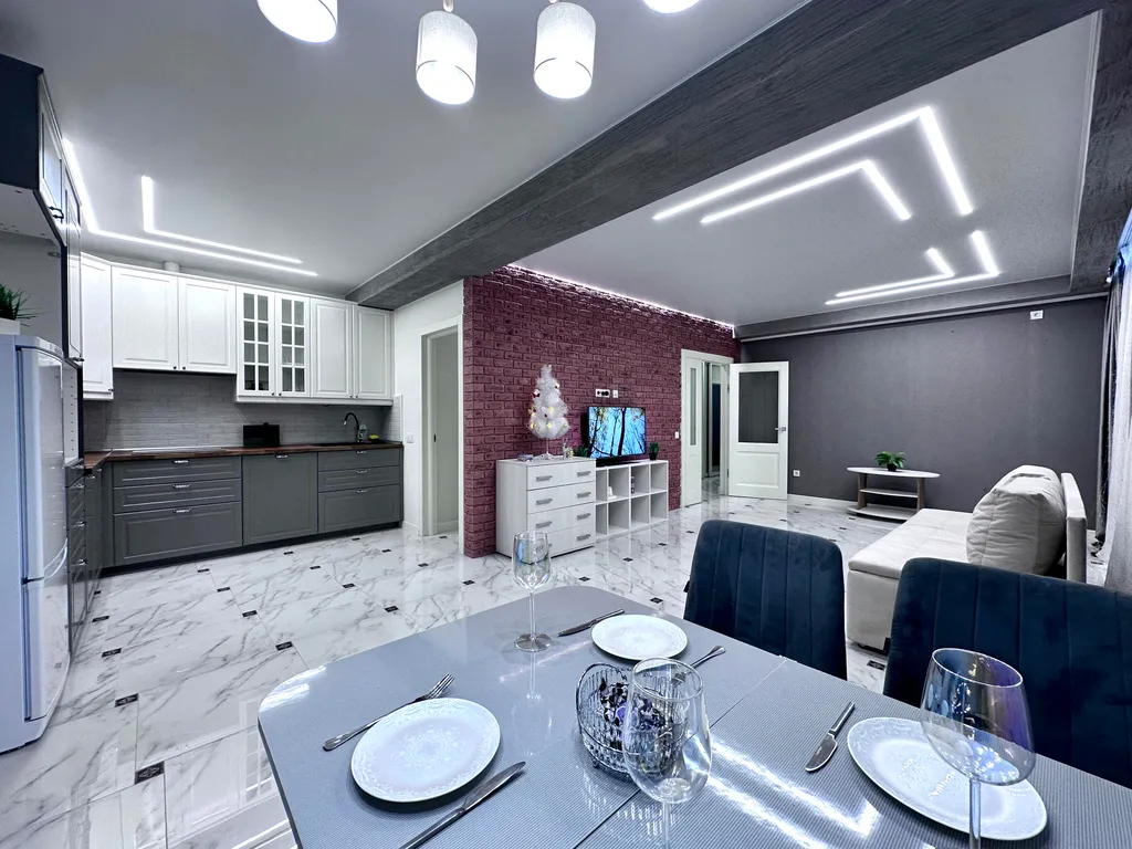 3-комнатная Люкс на Энтузиастов