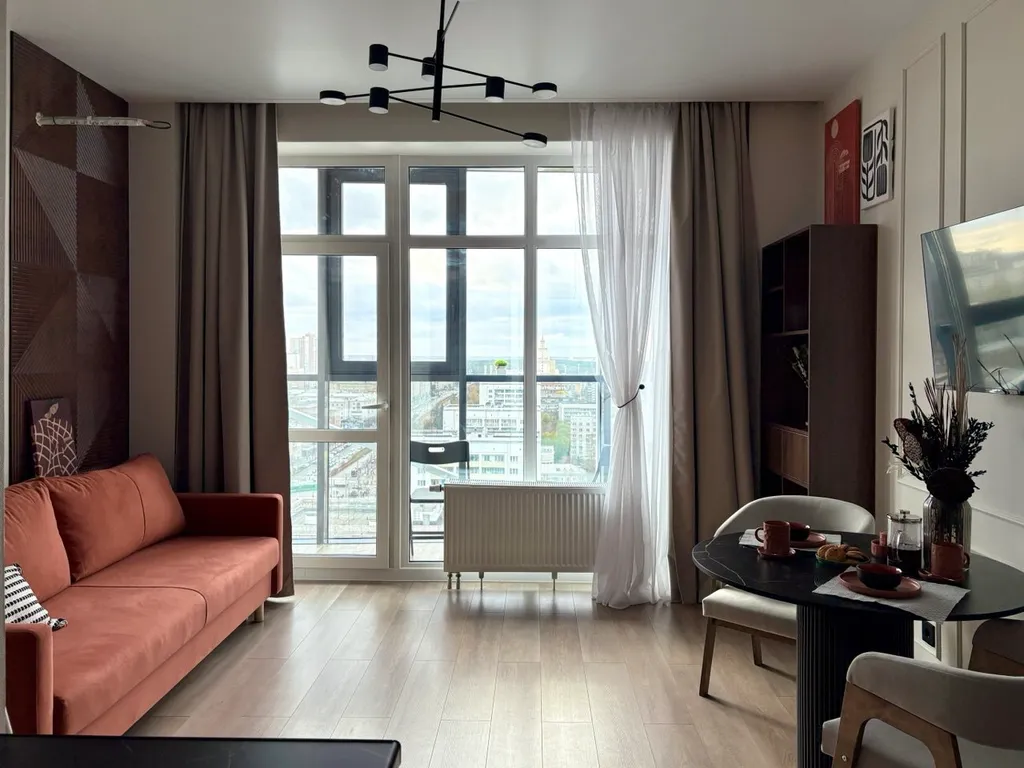 Стильная видовая студия в центре