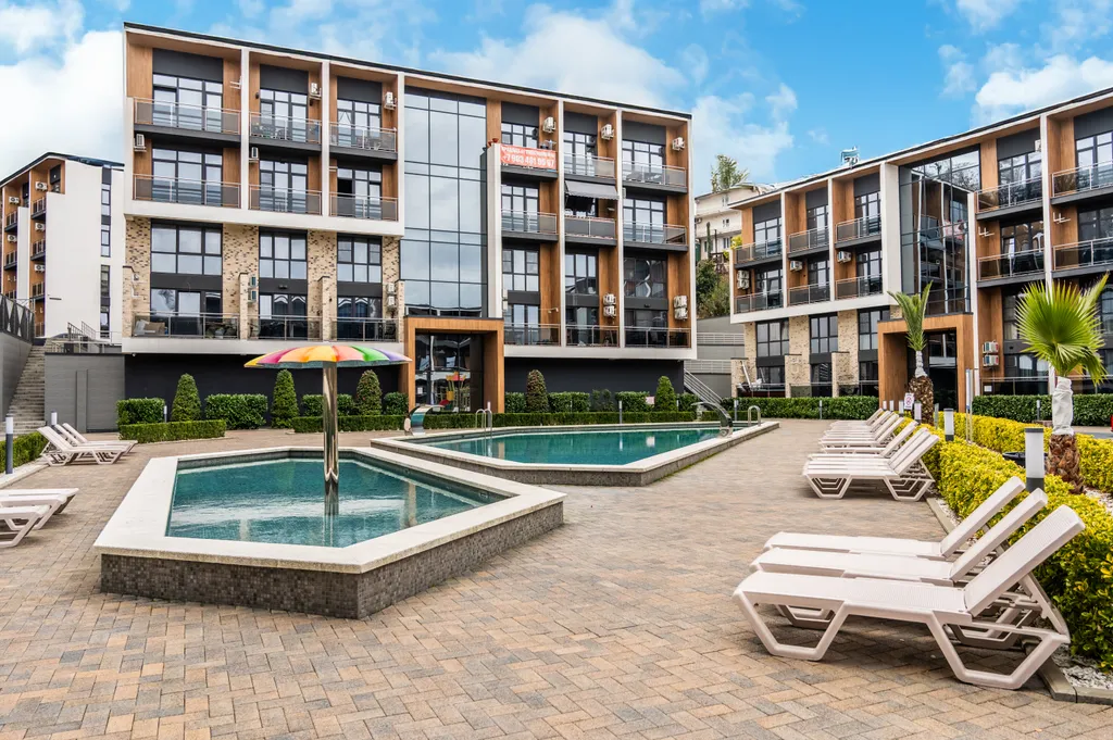 Двухуровневый апартамент около моря с бассейном в ЖК Морской квартал