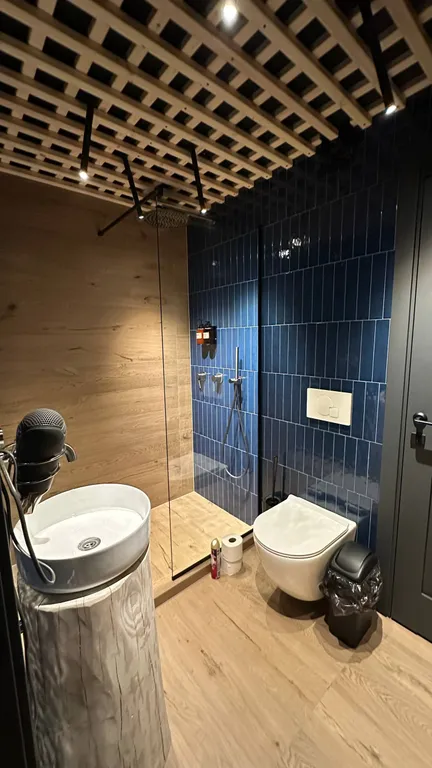 Уютный дом у подножья горы Белая