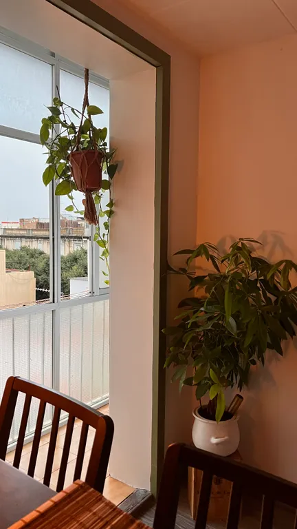 Комната около парка Монтжуик в центре