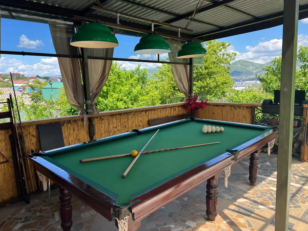 Коттедж Студия в отдельном доме, с мангальной зоной, бильярдом — Новороссийск