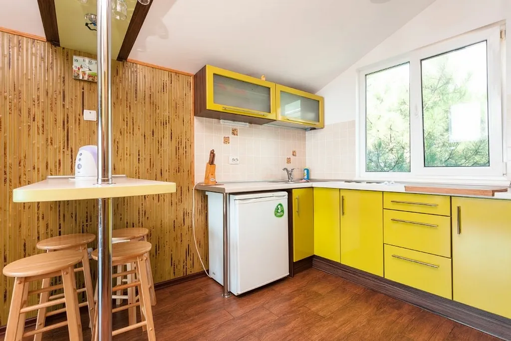 Студия с красивым видом на море и горы