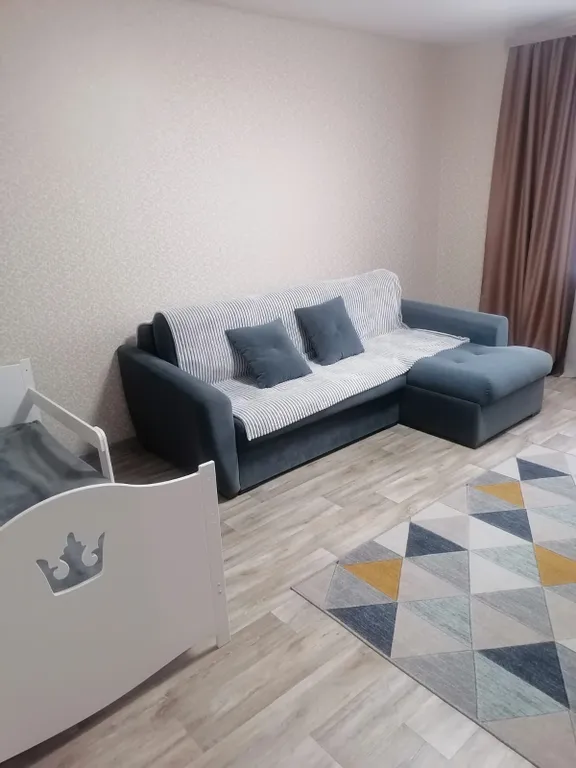 Просторная однушка в заволжском районе города+ новогодняя ёлочка