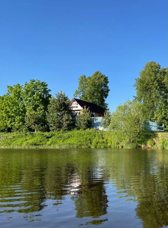 Домик у реки